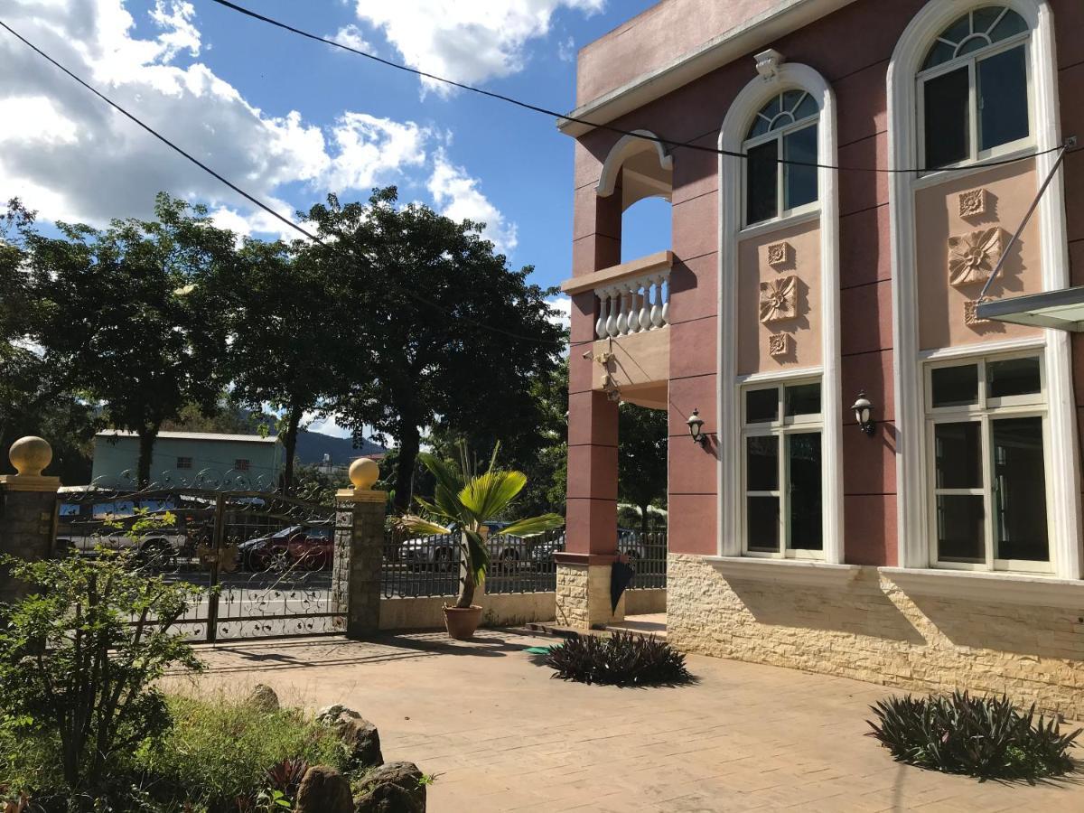 山同青旅背包客棧 Hostel Puli Bagian luar foto